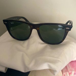 Ray Ban classic wayfarer